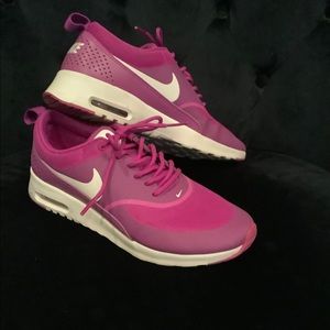 Nike tennis shoes